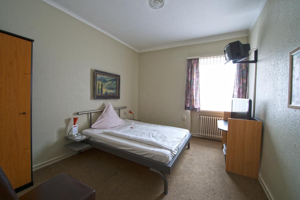 Hotel Continental Saarbrücken Quarto foto