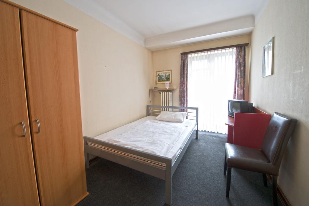 Hotel Continental Saarbrücken Quarto foto